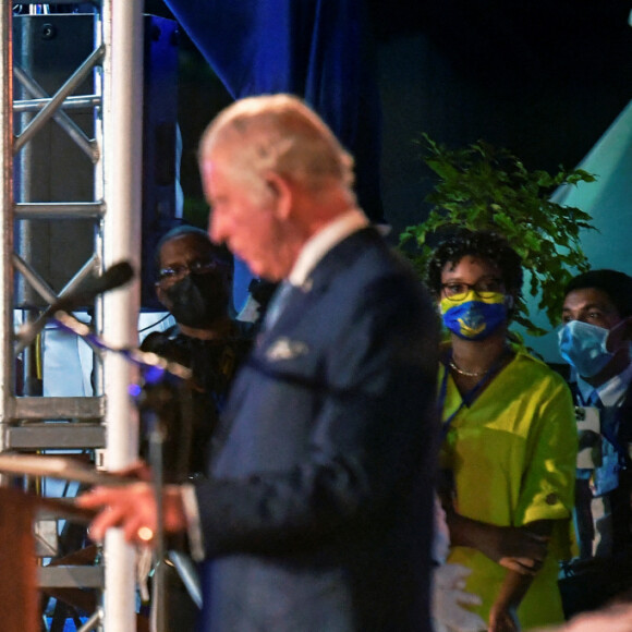Rihanna, le prince Charles, prince de Galles - Le prince Charles, prince de Galles assiste à la cérémonie d'investiture présidentielle en présence de Rihanna à Heroes Square à Bridgetown à la Barbade le 29 novembre 2021.