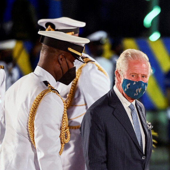 Le prince Charles, prince de Galles - Le prince Charles, prince de Galles assiste à la cérémonie d'investiture présidentielle en présence de Rihanna à Heroes Square à Bridgetown à la Barbade le 29 novembre 2021.