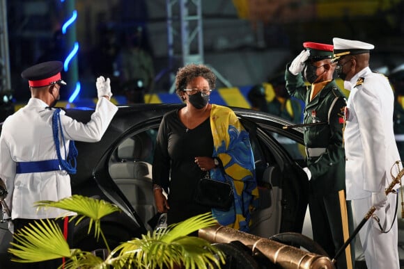 La Première ministre de la Barbade, Mia Mottley - Le prince Charles, prince de Galles assiste à la cérémonie d'investiture présidentielle en présence de Rihanna à Heroes Square à Bridgetown à la Barbade le 29 novembre 2021.