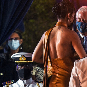 Garfield Sobers, le prince Charles, prince de Galles - Le prince Charles, prince de Galles assiste à la cérémonie d'investiture présidentielle en présence de Rihanna à Heroes Square à Bridgetown à la Barbade le 29 novembre 2021.