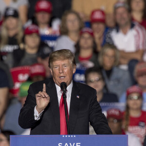 Donald Trump prend la parole lors du "2021 Iowa Trump Rally" à Des Moines dans l'Etat de l'Iowa, le 9 octobre 2021. © Brian Cahn/ZUMA Press Wire