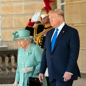 La reine Elisabeth II d'Angleterre et Donald Trump - Cérémonie d'accueil du président des Etats-Unis par la famille royale d'Angleterre au palais de Buckingham à Londres. Le 3 juin 2019