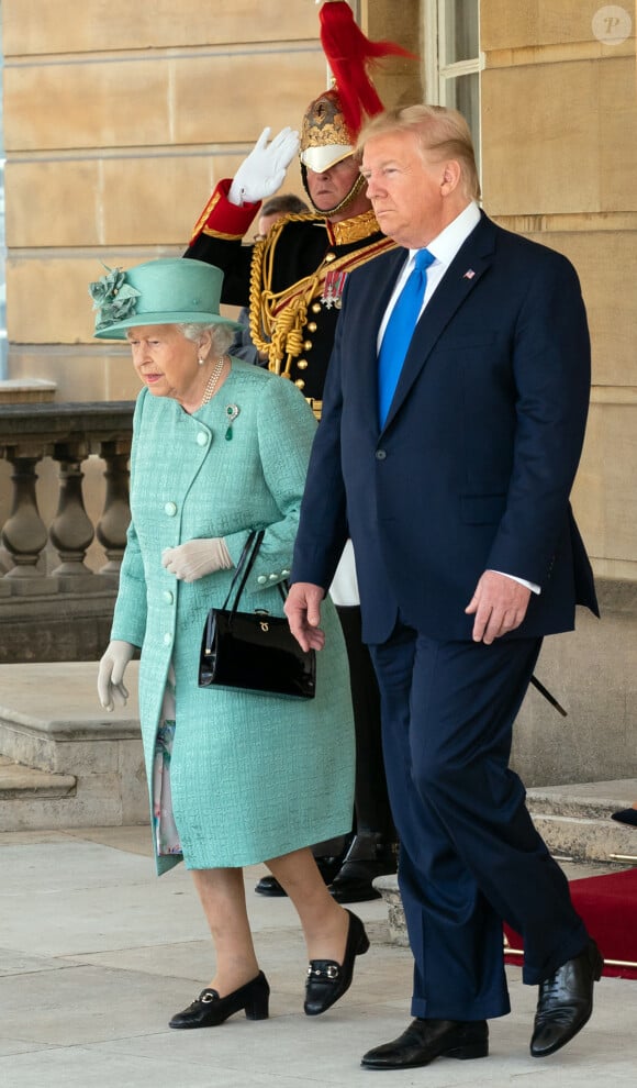 La reine Elisabeth II d'Angleterre et Donald Trump - Cérémonie d'accueil du président des Etats-Unis par la famille royale d'Angleterre au palais de Buckingham à Londres. Le 3 juin 2019