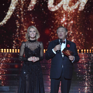 Sylvie Tellier et Jean-Pierre Foucault lors du concours Miss France 2022. Le 11 décembre 2021.