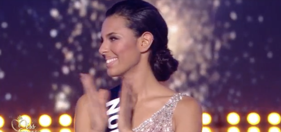 Miss Normandie 2021 : Youssra Askry est la quatrième dauphine. Election Miss France 2022 sur TF1, le 11 décembre 2021.