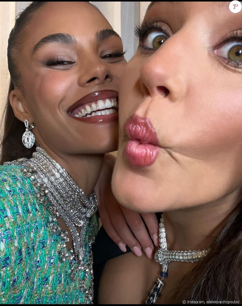 Tina Kunakey et Adele Exarchopoulos lors de la soirée d'ouverture du Bulgari Hotel, à Paris, le 1er décembre 2021.
