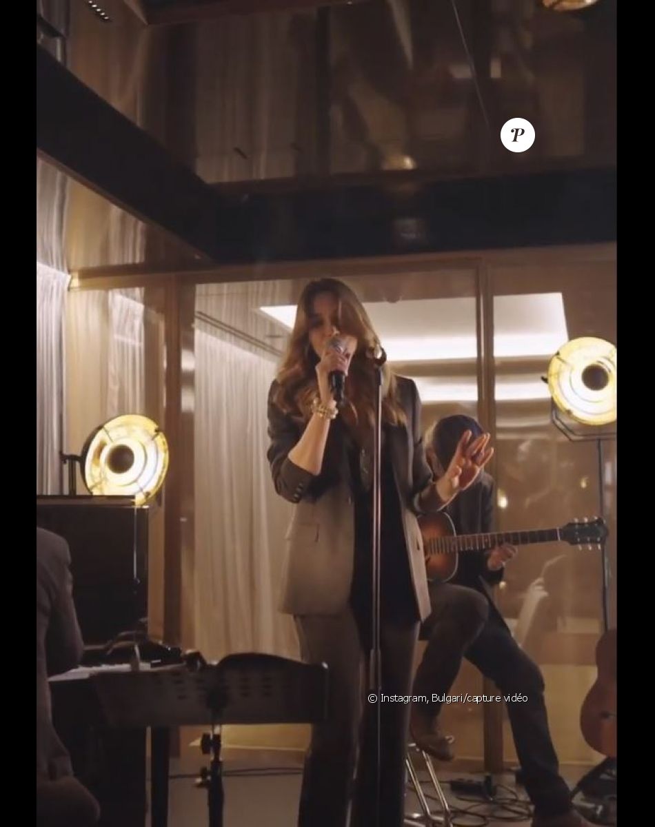 Carla Bruni - Soirée d'ouverture du Bulgari Hotel à Paris, le 1er décembre 2021. La marque a dévoilé une vidéo de l'évènement sur Instagram.
