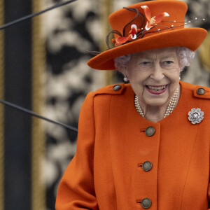 La reine Elisabeth II d'Angleterre au lancement du Queen's Baton, relais des Jeux du Commonwealth 2022, au palais de Buckingham à Londres, Royaume Uni, le 7, 2021. Le relais du bâton de la Reine de Birmingham 2022 visitera les 72 nations et territoires du Commonwealth pendant 294 jours et couvrira environ 90 000 milles. 