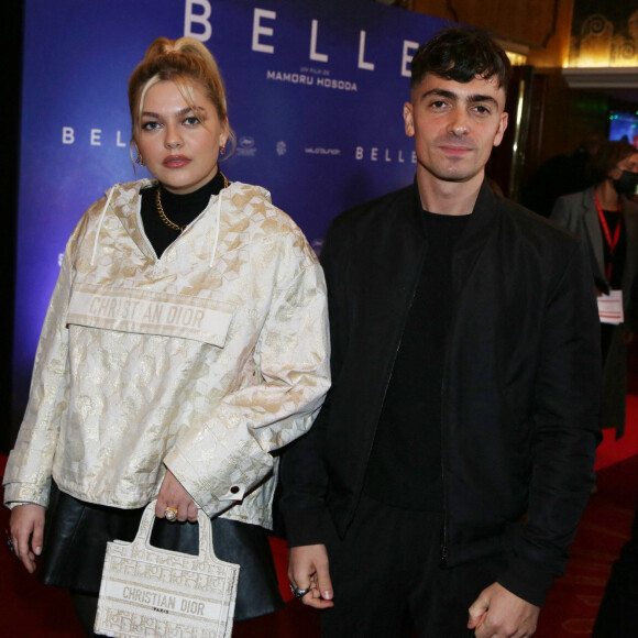 Louane et Florian Rossi lors de la première de "Belle" au Grand Rex, à Paris, le 6 décembre 2021. Photo by Jerome Domine/ABACAPRESS.COM