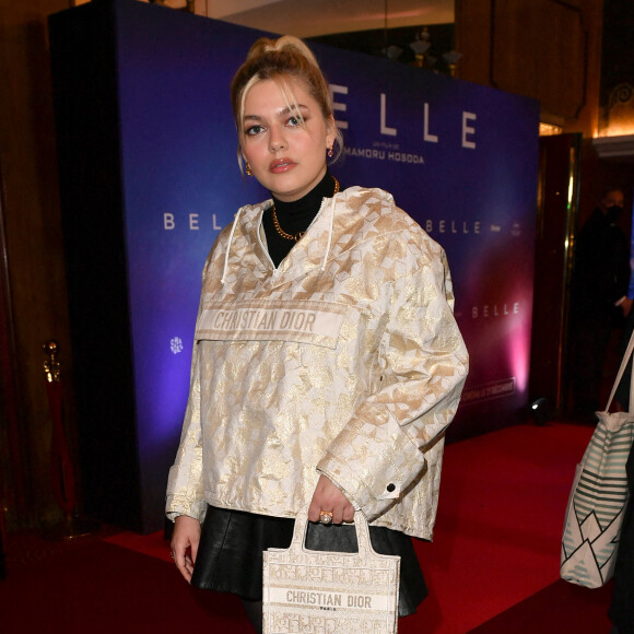 Louane - Avant Première de " Belle " film animé japonais au Grand Rex à Paris le 6 décembre 2021 . © Veeren / Bestimage 