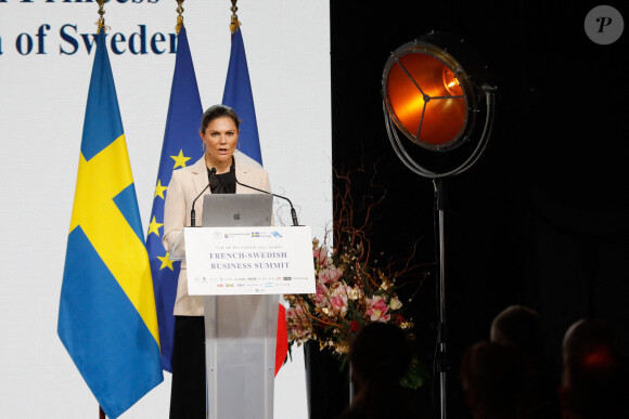 La princesse Victoria de Suède lors du 6ème sommet d'affaires franco-suédois sur la décarbonisation de l'économie au pavillon Vendôme à Paris, France, le 6 décembre 2021. © Christophe Clovis/Bestimage