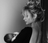 Alyssa Scott, ex-compagne de Nick Cannon, porte leur fils Zen. Juillet 2021.