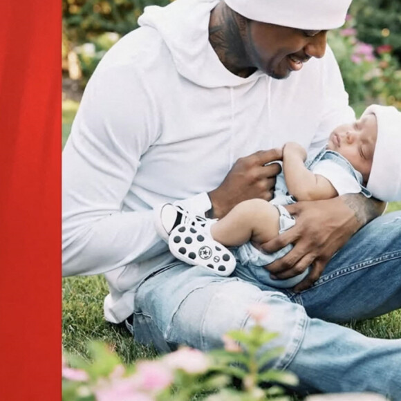 Nick Cannon évoque le décès de son fils Zen, âgé de 5 mois, sur le plateau de son émission "The Cannon Show" à New York, le 7 décembre 2021. 