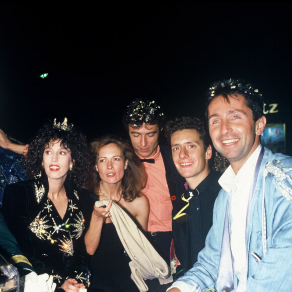 Michel Aumont, Anémone, Thierry Lhermitte à la première du film "Le mariage du siècle" en 1985.