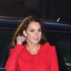 Catherine Kate Middleton, duchesse de Cambridge - La famille royale arrive au service de chant communautaire Together At Christmas à l'abbaye de Westminster à Londres le 8 décembre 2021. 