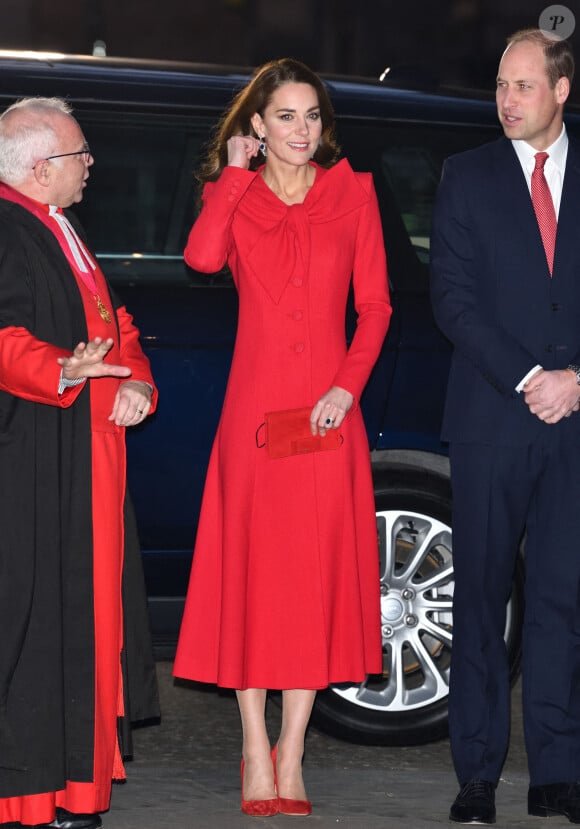 Catherine Kate Middleton, duchesse de Cambridge - La famille royale arrive au service de chant communautaire Together At Christmas à l'abbaye de Westminster à Londres le 8 décembre 2021. 