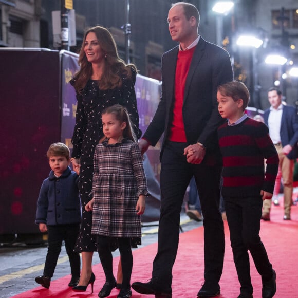 Le prince William, duc de Cambridge, et Catherine (Kate) Middleton, duchesse de Cambridge, avec leurs enfants le prince George, la princesse Charlotte et le prince Louis ont assisté à un spectacle donné en l'honneur des personnes qui ont été mobilisées pendant la pandémie au Palladium à Londres. 