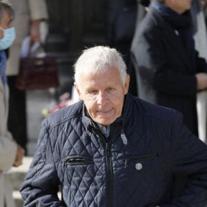 Patrick Poivre d'Arvor (PPDA) - Sorties des obsèques de Etienne Mougeotte en l'église Saint-François-Xavier à Paris. Le 13 octobre 2021 © Jacovides-Clovis / Bestimage