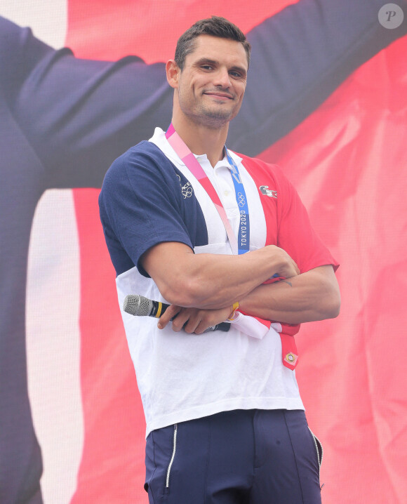 Florent Manaudou médaille d'argent en 50 m nage libre aux Jeux Olympique de Tokyo 2020 assiste au Live des Jeux dans les Jardins du Trocadero à Paris, France, le 7 août 2021. © Panoramic/Bestimage