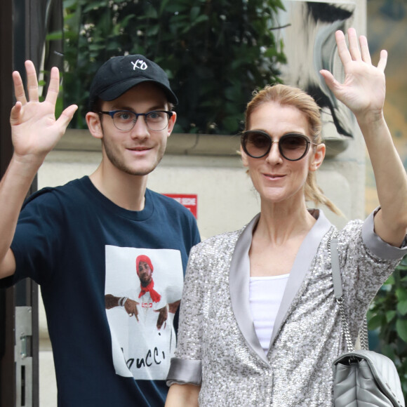 Céline Dion et son fils René-Charles quittent l'hôtel Royal Monceau et se rendent chez Louis Vuitton sur les Champs-Elysées à Paris