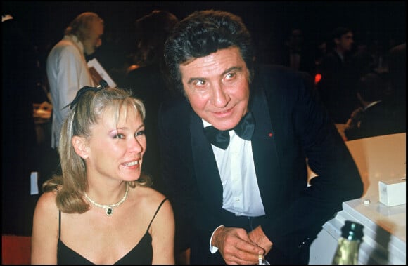 Archives - Gilbert Bécaud et sa femme lors des Victoires de la musique. 1986.