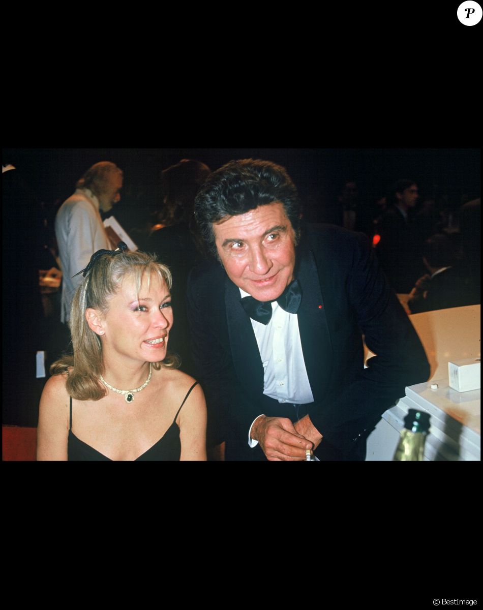 Archives - Gilbert Bécaud et sa femme lors des Victoires de la musique. 1986.