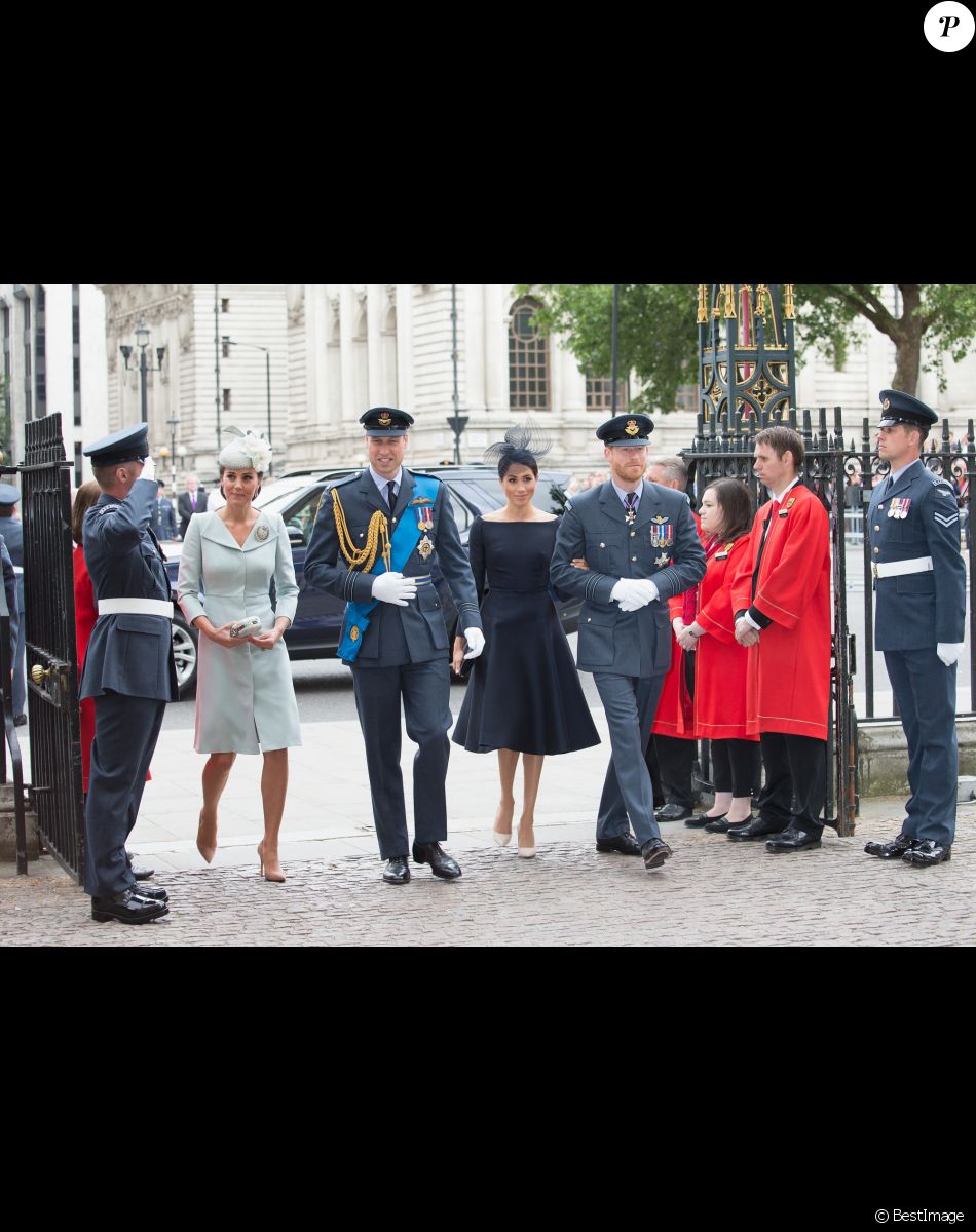 Kate Catherine Middleton, duchesse de Cambridge, le prince William, duc de Cambridge, Meghan Markle, duchesse de Sussex (habillée en Dior Haute Couture par Maria Grazia Chiuri) et le prince Harry, duc de Sussex - Arrivées de la famille royale d'Angleterre à l'abbaye de Westminster pour le centenaire de la RAF à Londres. Le 10 juillet 2018