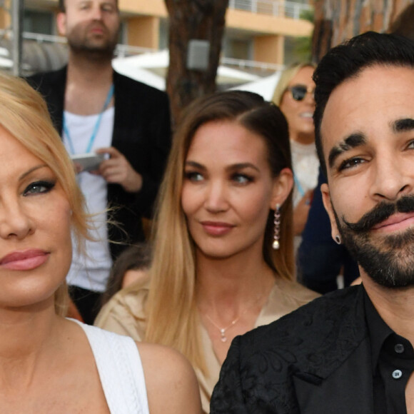 Pamela Anderson et son compagnon Adil Rami lors de la soirée Amber Lounge Monaco 2019 au profit de la fondation de Jackie Stewart "Race Against Dementia" à l'hôtel Méridien Beach Plaza à Monaco, le 24 mai 2019. © Bruno Bebert / Bestimage