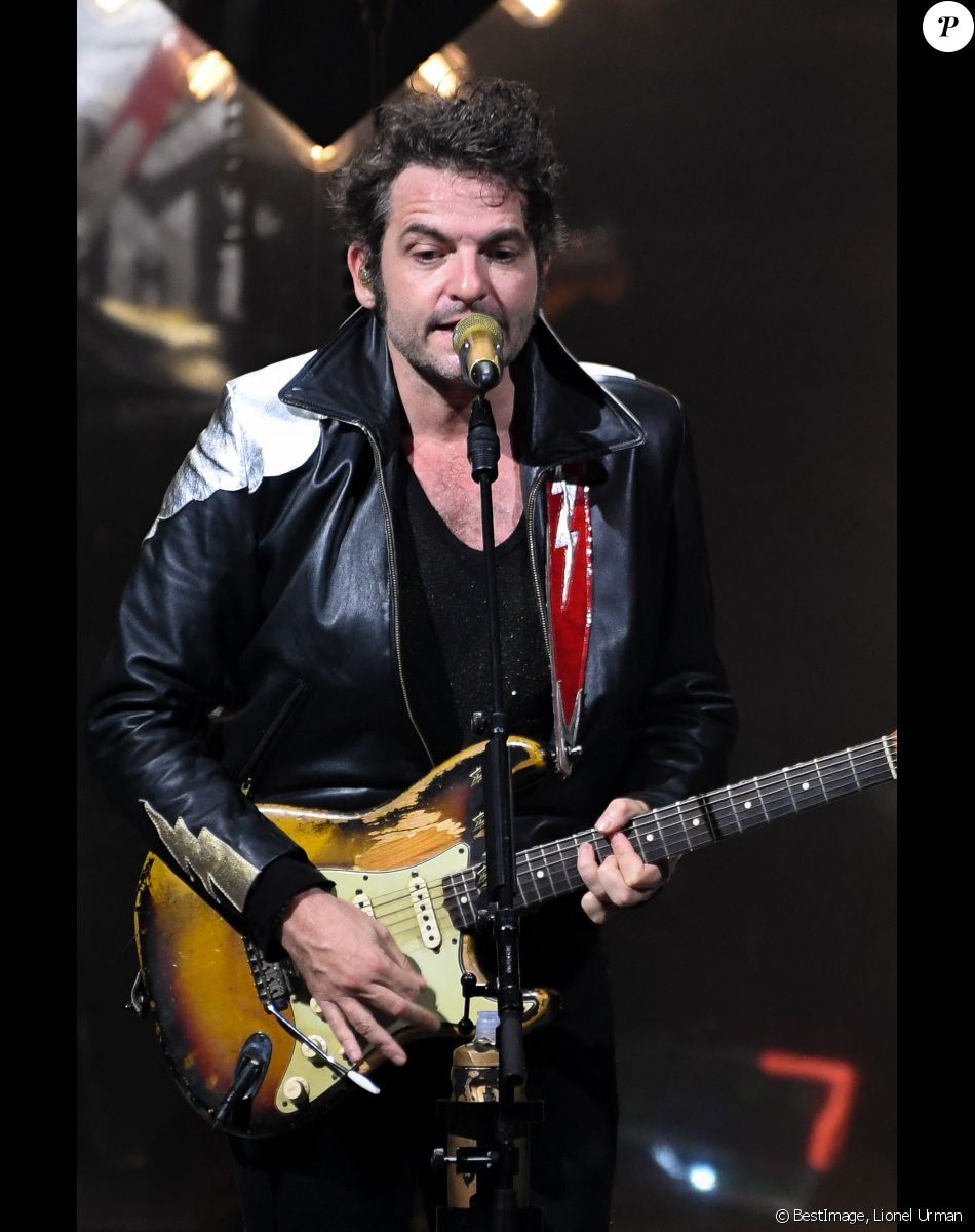 Matthieu Chedid en concert au palais Nikaia lors de sa tournée "Grand Petit Concert" à Nice le 24 novembre 2019. © Lionel Urman/Bestimage
