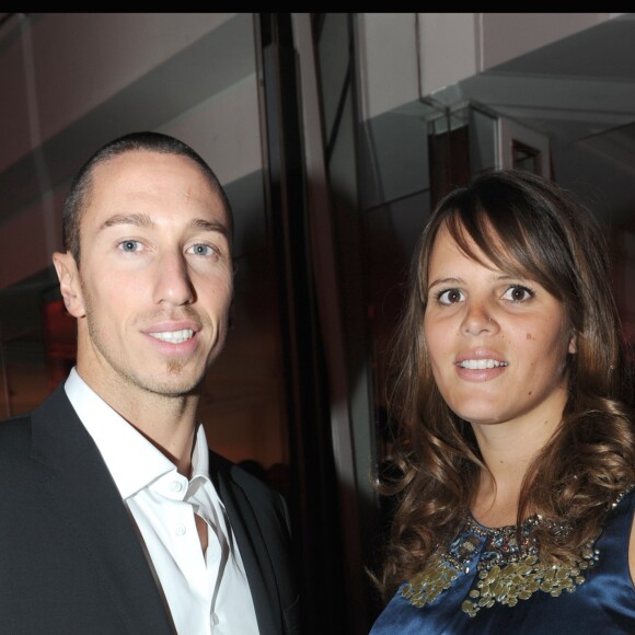 Frédérick Bousquet et Laure Manaudou - Dîner de gala de la mode contre le sida au Pavillon d'Armenonville le 28 janvier 2010.