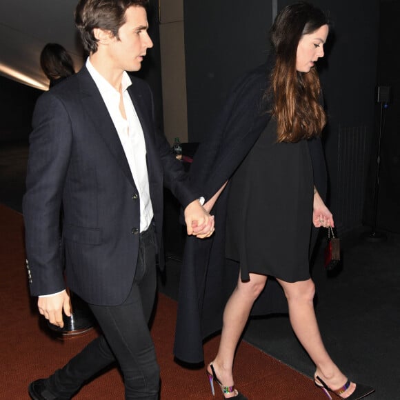 Anouchka Delon (enceinte) et son compagnon Julien Dereims - Avant-première du film "Toute ressemblance..." au cinéma UGC Ciné Cité Les Halles à Paris, le 25 novembre 2019. © Coadic Guirec/Bestimage