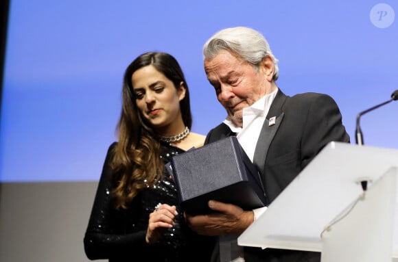 Alain Delon et sa fille Anouchka - Remise de la Palme d'Honneur à Alain Delon lors du 72ème Festival International du Film de Cannes. On may 19th 2019 © Jacovides-Moreau / Bestimage