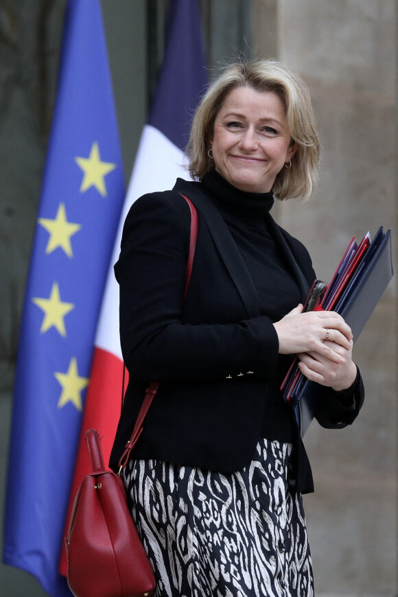 Barbara Pompili à la sortie du conseil des ministres au palais de l'Elysée, à Paris. © Stéphane Lemouton / Bestimage