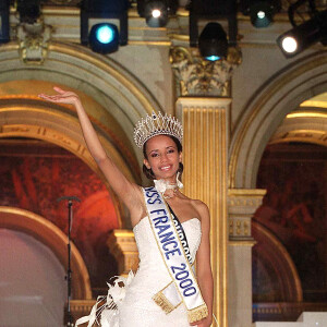 Sonia Rolland lors de son élection au concours Miss France, en décembre 1999. 