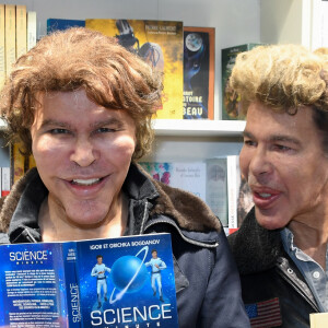 Igor et Grichka Bogdanoff (Bogdanov) - Salon du Livre à la Porte de Versailles de Paris, le 17 mars 2019. © Lionel Urman/Bestimage