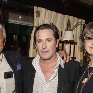 Jean-Marie Périer, Thomas Dutronc, Anne-Marie Périer - Lancement du nouveau livre de Jean-Marie Périer "Chroniques d'un dilettante" aux éditions Calmann-Lévy, au café littéraire Les Deux magots à Paris le 26 Octobre 2021 - © Jack Tribeca / Bestimage