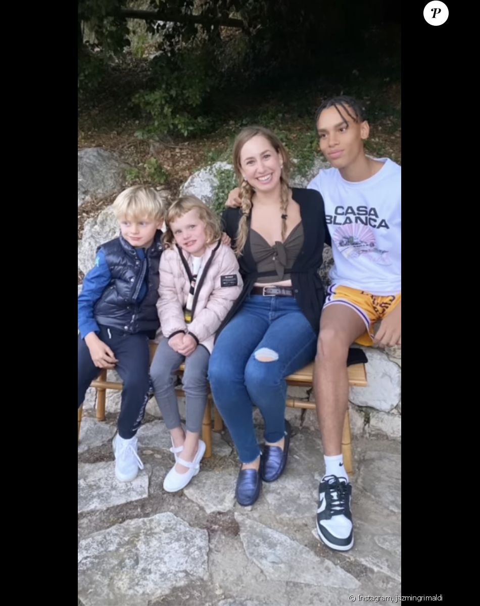 Les quatre enfants du prince Albert de Monaco réunis : Jazmin Grace Grimaldi, Alexandre Coste-Grimaldi et les jumeaux, le prince Jacques et la princesse Gabriella. Sur Instagram, 2021.
