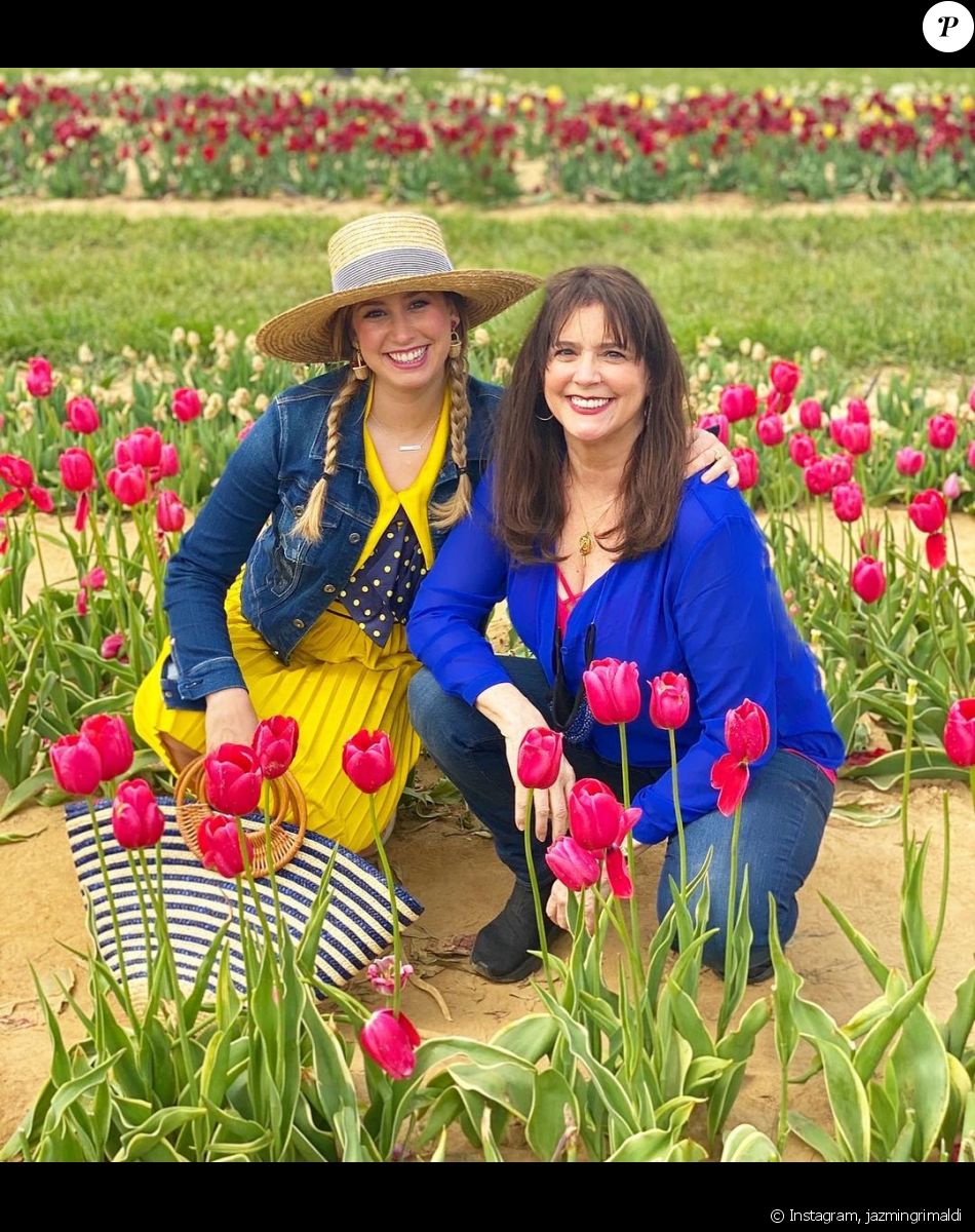 Jazmin Grace Grimaldi (la fille du prince Albert de Monaco) pose avec sa mère Tamara Rotolo sur Instagram, le 9 mai 2021.