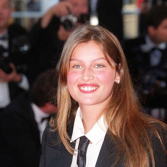 Laetitia Casta - Cérémonie de clôture du 52e Festival de Cannes. 1999.