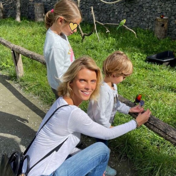 Sylvie Tellier avec Roméo et Margaux dans un zoo