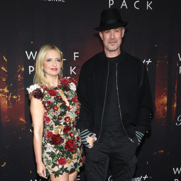 Sarah Michelle Gellar and Freddie Prinze Jr. - Photocall pour la première de la série "Wolf Pack" de Paramount + à Los Angeles le 19 janvier 2023.  