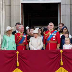 Le prince William, duc de Cambridge, et Catherine (Kate) Middleton, duchesse de Cambridge, le prince George de Cambridge, la princesse Charlotte de Cambridge, le prince Louis de Cambridge, Camilla Parker Bowles, duchesse de Cornouailles, le prince Charles, prince de Galles, la reine Elisabeth II d'Angleterre, le prince Andrew, duc d'York, le prince Harry, duc de Sussex, et Meghan Markle, duchesse de Sussex, la princesse Beatrice d'York, la princesse Eugenie d'York, la princesse Anne - La famille royale au balcon du palais de Buckingham lors de la parade Trooping the Colour 2019, célébrant le 93ème anniversaire de la reine Elisabeth II, Londres, le 8 juin 2019.