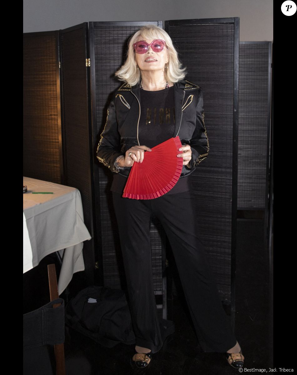Amanda Lear - Backstage de l'enregistrement de l'émission "Surprise Sur Prise". Paris, le 14 septembre 2020. © Jack Tribeca / Bestimage