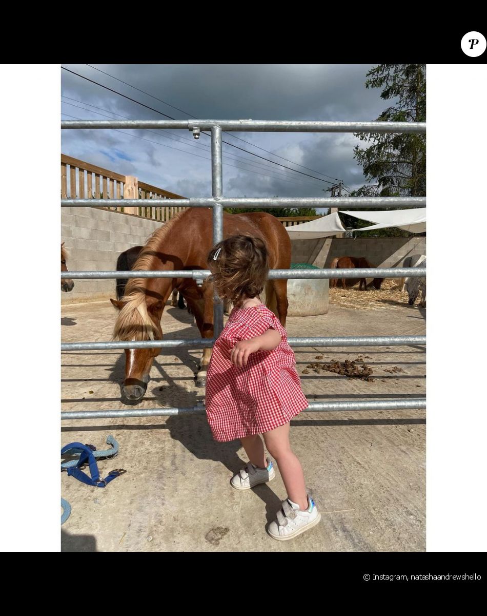 Billie, une des deux filles de Pierre Niney et Natasha Andrews, sur Instagram, 2021.