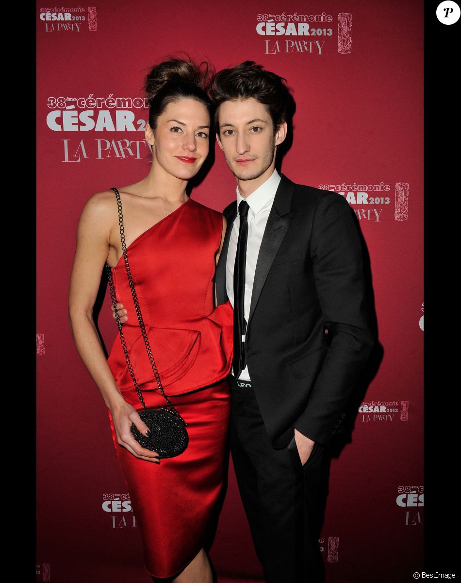 Pierre Niney et sa compagne Natasha Andrews - Soiree Cesar 2013 'La Party' au Club 79 a l'occasion de la 38eme ceremonie des Cesar a Paris le 22 fevrier 2013.