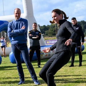 Le prince William, duc de Cambridge, et Catherine (Kate) Middleton, duchesse de Cambridge, visitent le clud de Rugby, City of Derry R.F.C. à Londonderry, Royaume Uni, le 29 septembre 2021.