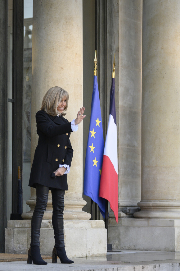 La Première Dame, Brigitte Macron reçoit le deuxième gentilhomme des États-Unis (mari de de K.Harris, la 49ème vice-présidente des États-Unis) au palais de l'Elysée à Paris, France, le 12 novembre 2021. © Eliot Blondet/Pool/Bestimage
