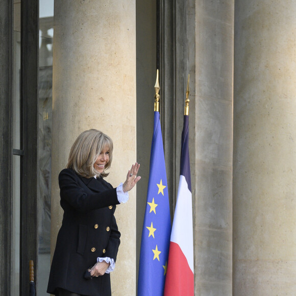 La Première Dame, Brigitte Macron reçoit le deuxième gentilhomme des États-Unis (mari de de K.Harris, la 49ème vice-présidente des États-Unis) au palais de l'Elysée à Paris, France, le 12 novembre 2021. © Eliot Blondet/Pool/Bestimage