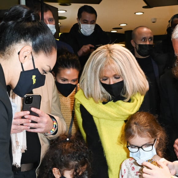 Brigitte Macron et Didier Deschamps - Lancement de l'Opération Pièces Jaunes à La Poste Centrale du Louvre à Paris. Le 12 janvier 2022 © Coadic Guirec / Bestimage