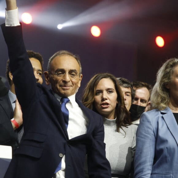 Sarah Knafo, conseillère de Eric Zemmour - Premier meeting de Eric Zemmour, candidat à l'élection présidentielle avec son parti "Reconquête !" à Villepinte le 5 décembre 2021. © Denis Guignebourg / Bestimage 